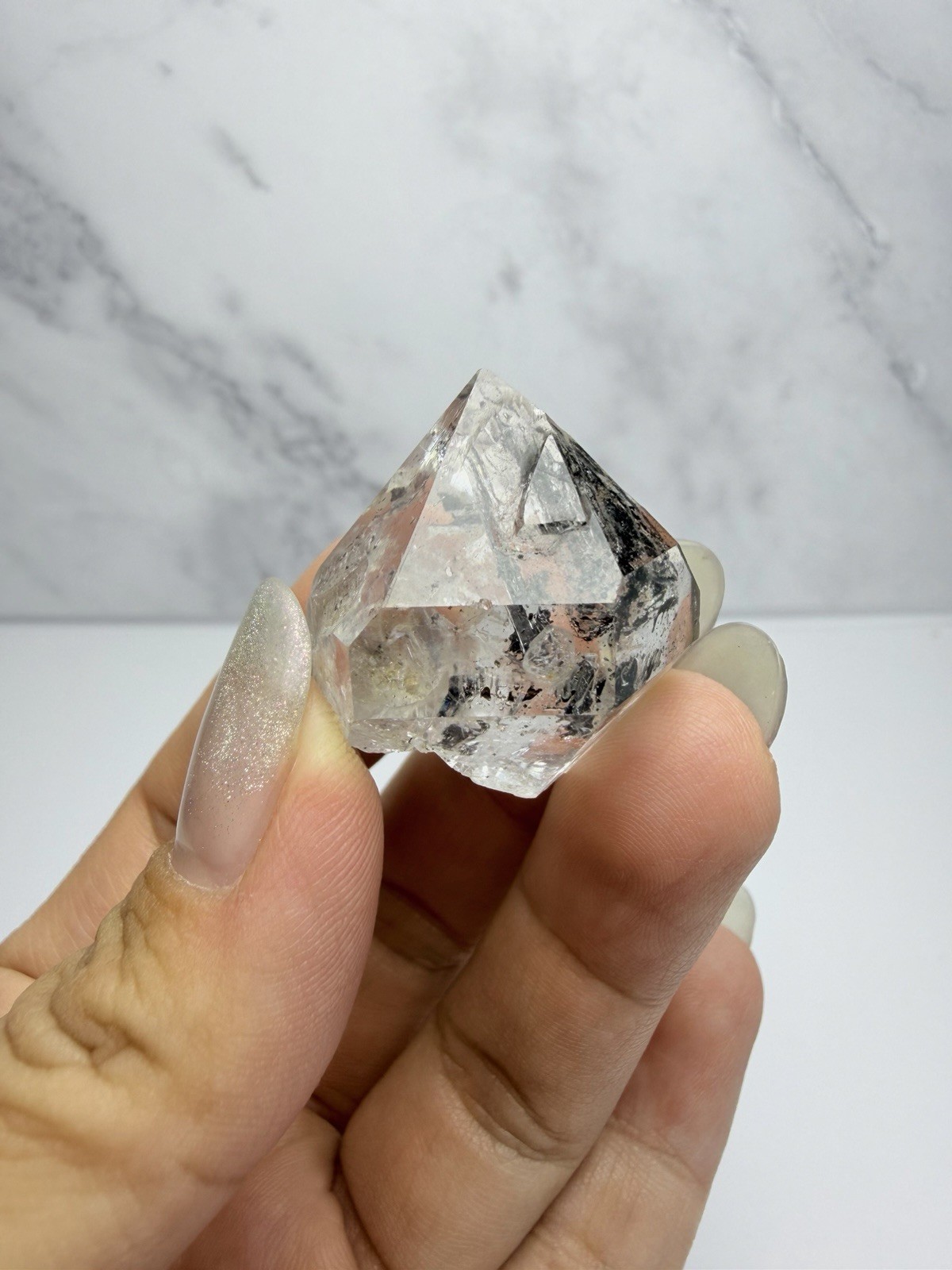High Luster Enhydro Quartz w/ Moving Bubble &/or Carbon/Black Inclusions,A615