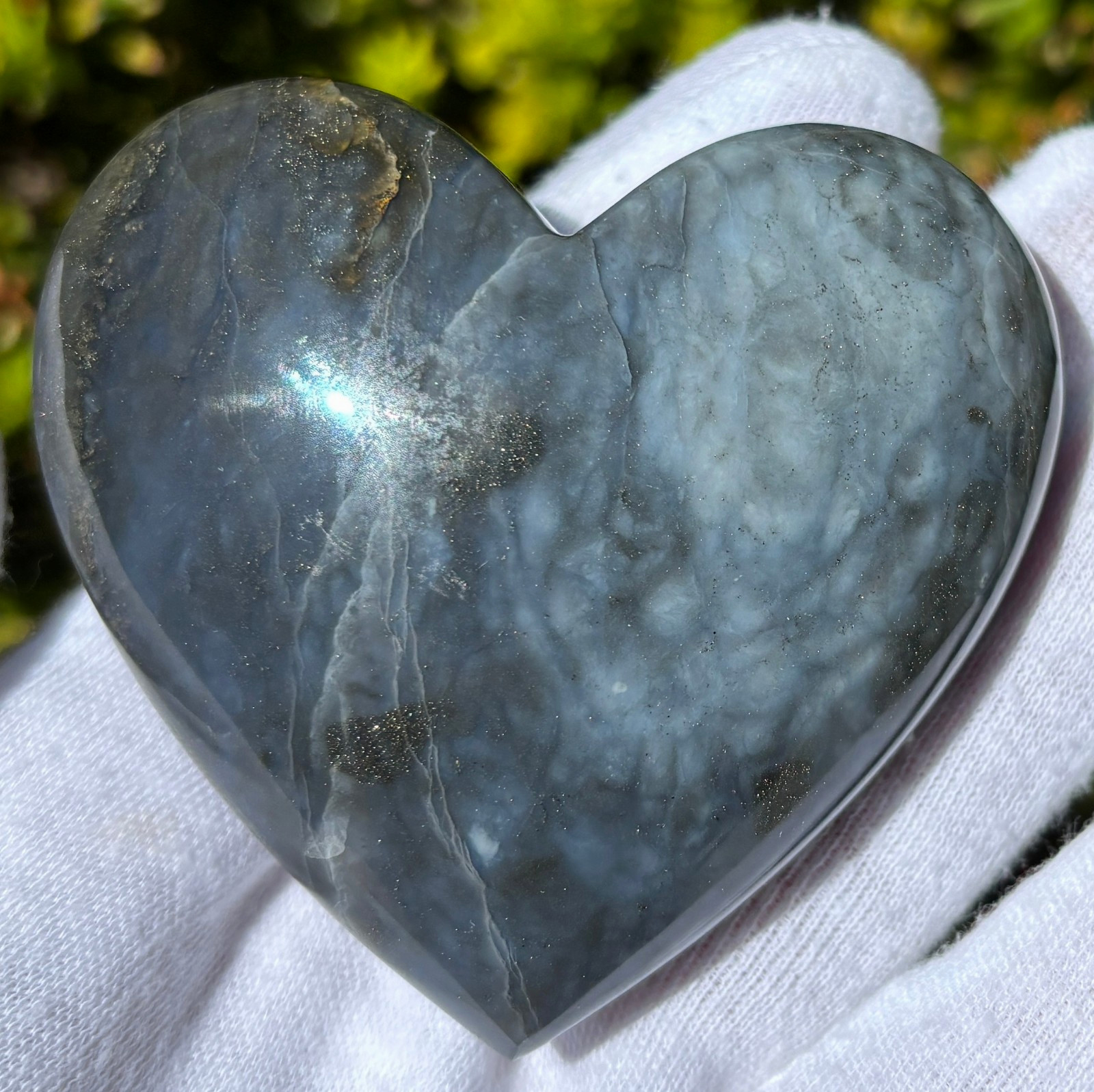 131g 2.37″ PURPLE (Dark Medium Blue) CHALCEDONY HEART PALMSTONE PALM STONE LARGE