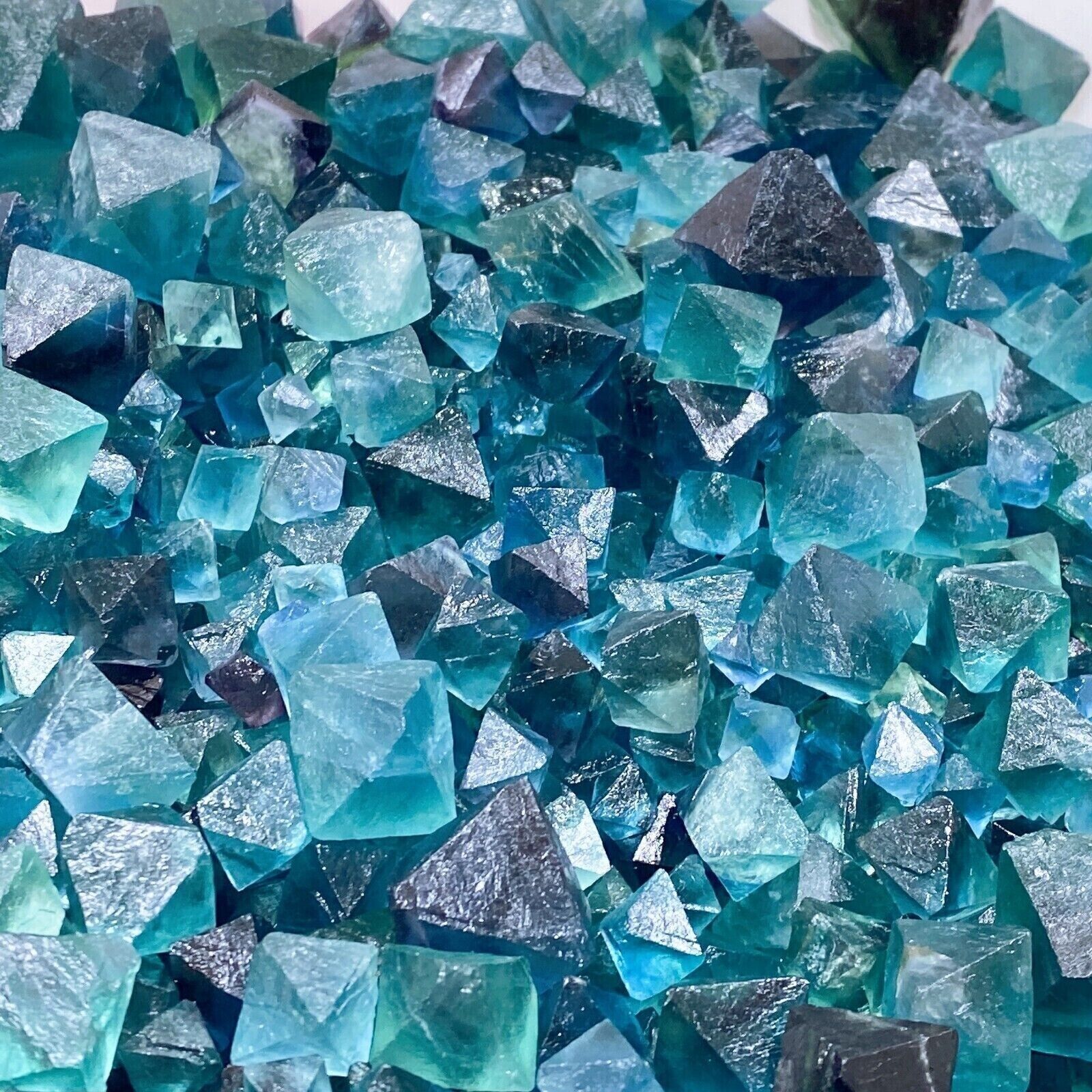 100g/Lot Natural Blue Fluorite Octahedron Crystal Mineral Crystal Healing US
