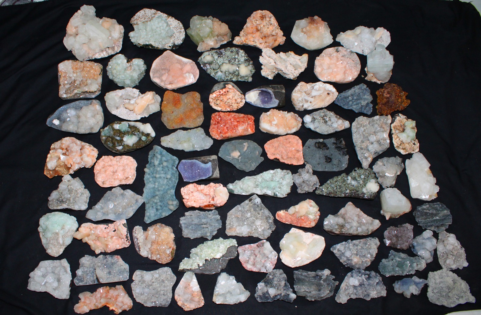 Mix Lot Of Apophyllite , Heulandite, Coral, Amythst ( 70 NOS ) Minerals Specimen