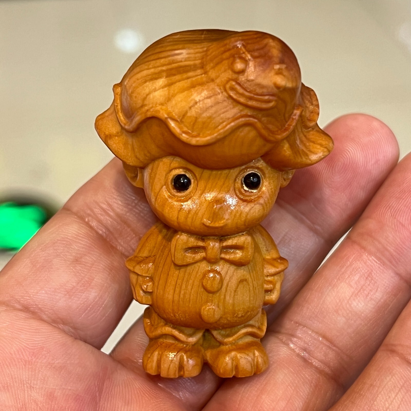 1PC Natural Thuja wood Hand Carved Cartoon Children’s gift Crystal Reiki Healing
