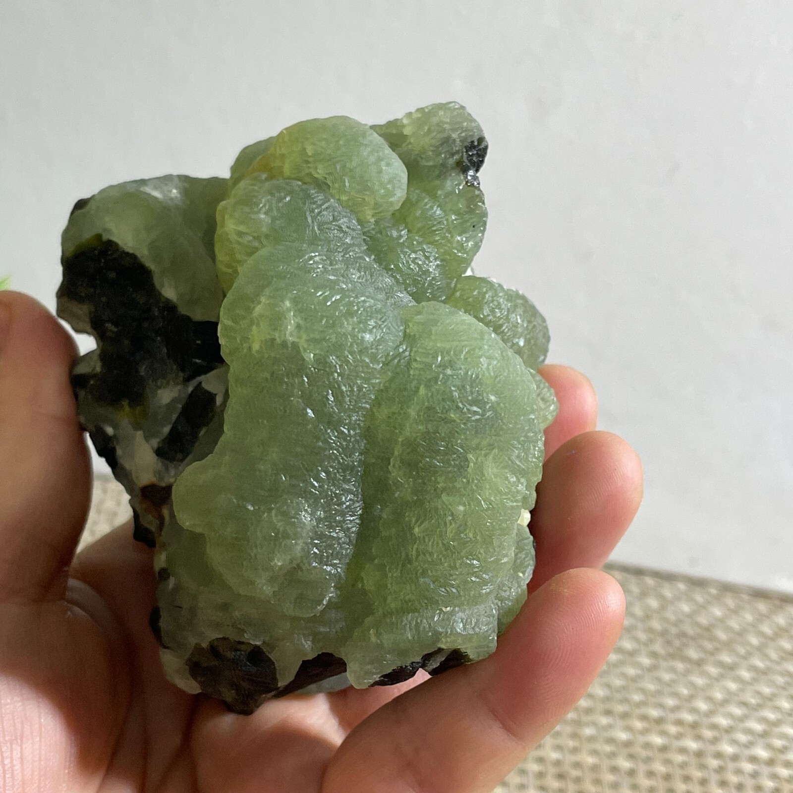 Natural green chalcedony grape agate crystal specimen Indonesia 472g b104