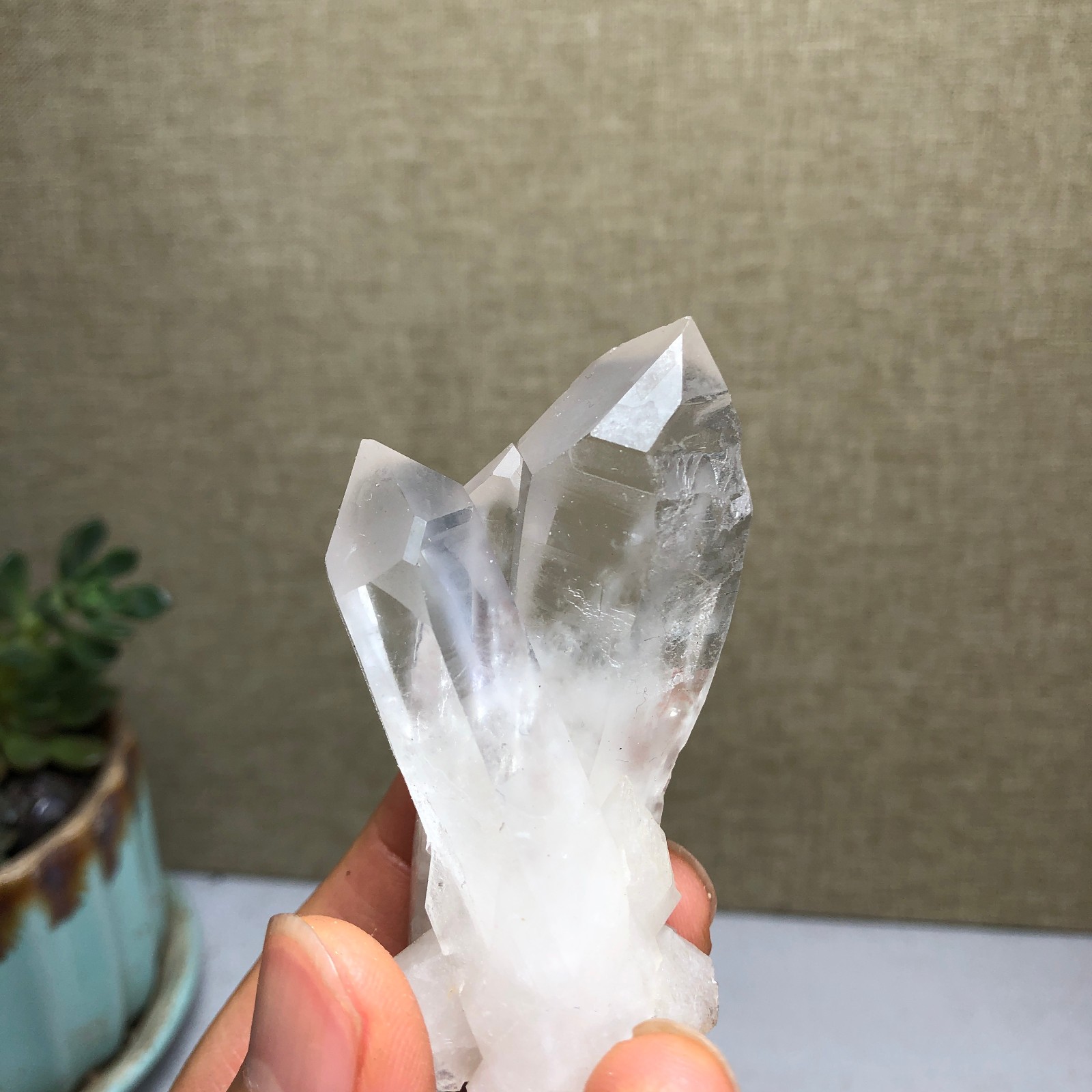 62mm Top Natural crystal clusters pretty Quartz Mineral Specimen 75g A5477