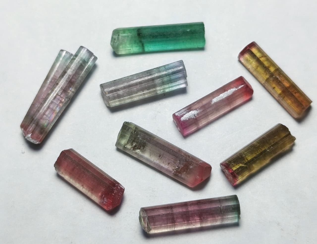 Multi colour terminated jewelery size tourmaline crystals – 27 Carats