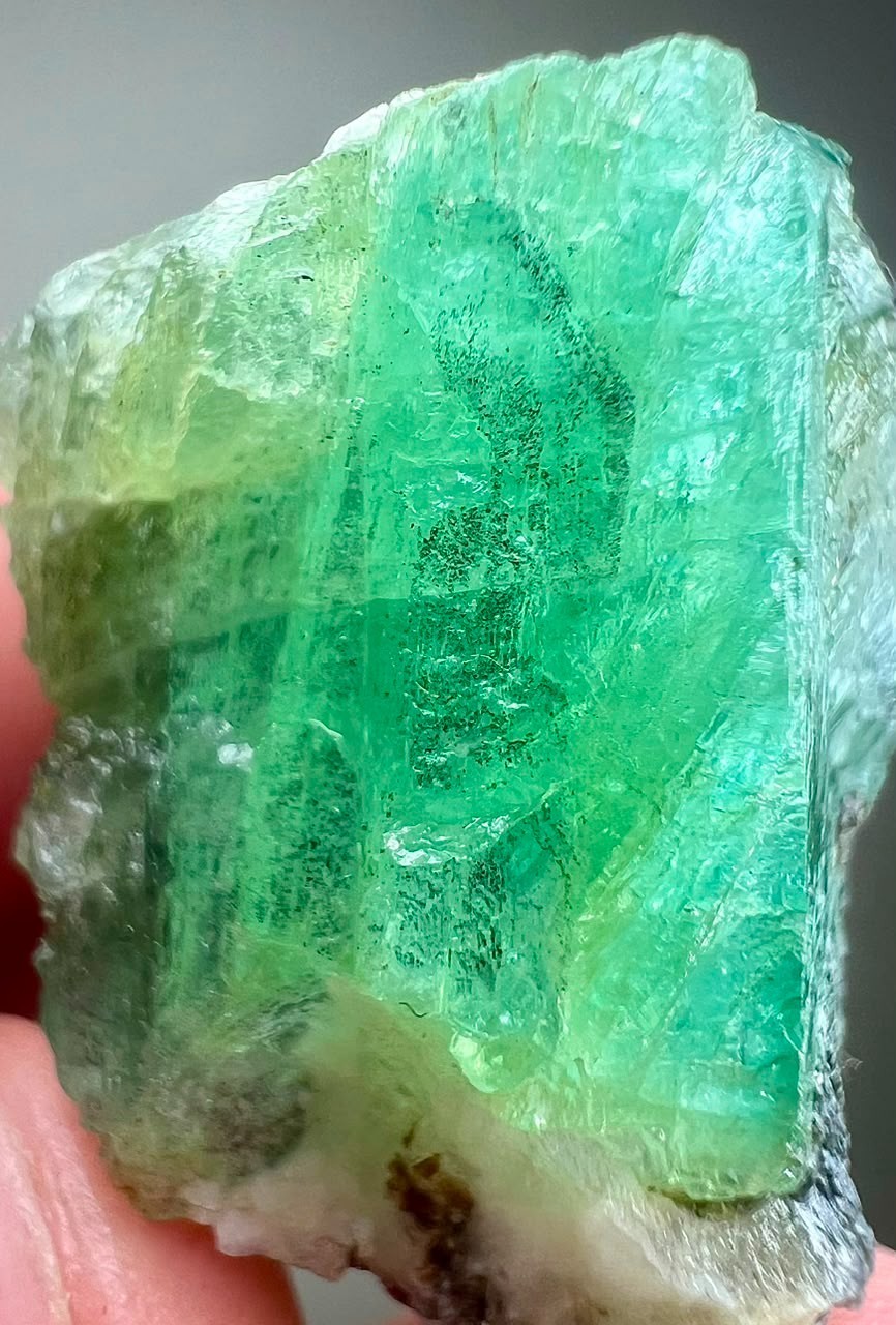 91 CT, Beryl Var! High Quality Natural Emerald Huge Crystal From Kpk Pakistan