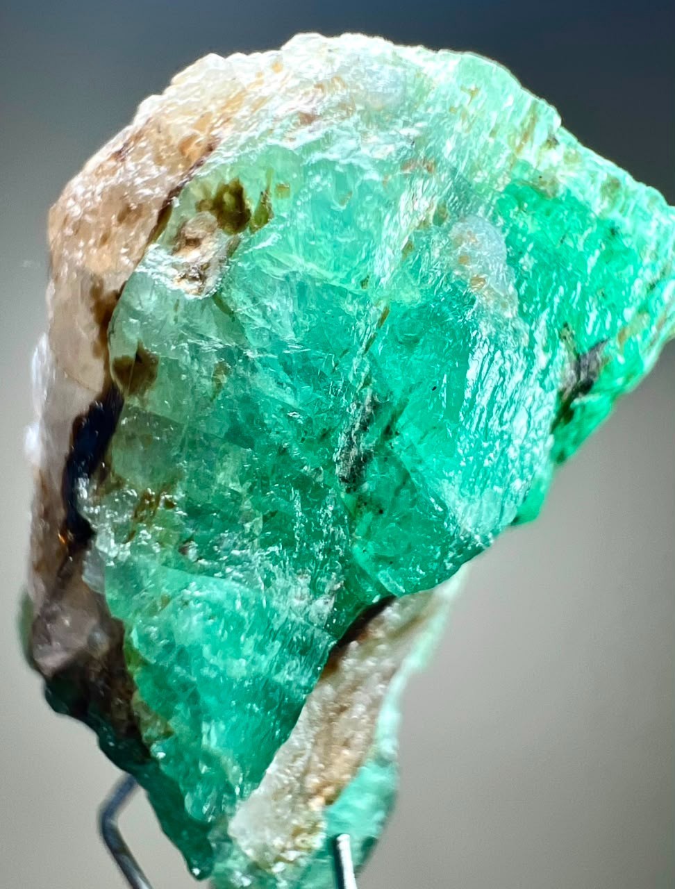 38CT, Beryl Var! Beautiful Natural Emerald Huge Crystal on Quartz, Chitral@PAK