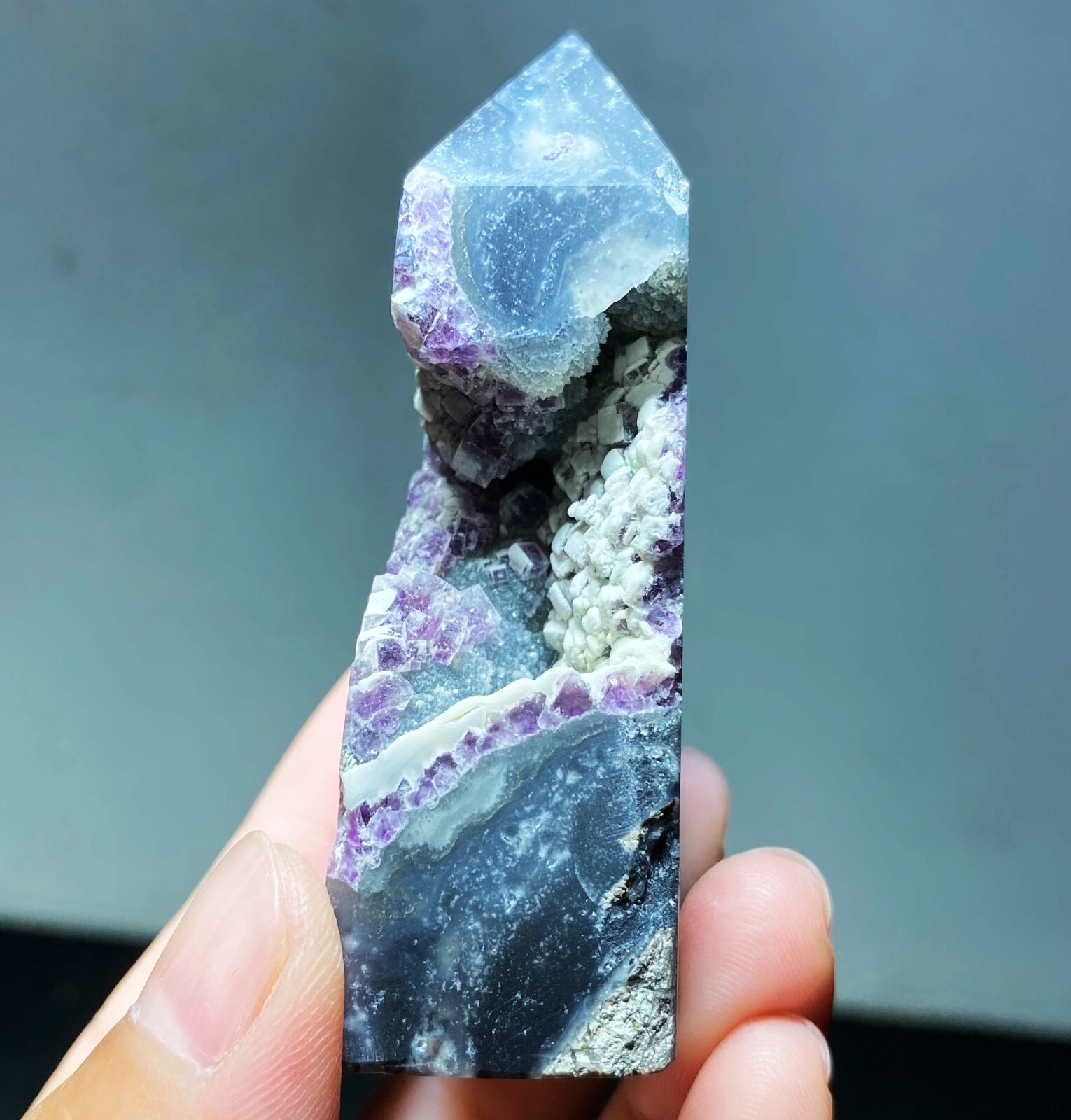 Natural Purple Fluorite Agate Crystal Point Healing Glow Under UV Light C644