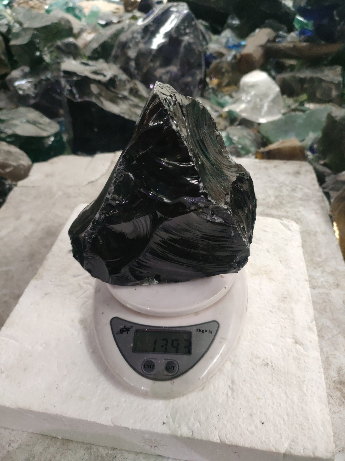 1.39kg(141) Special Colour Black Translucent Green natural rough Andara Crystal