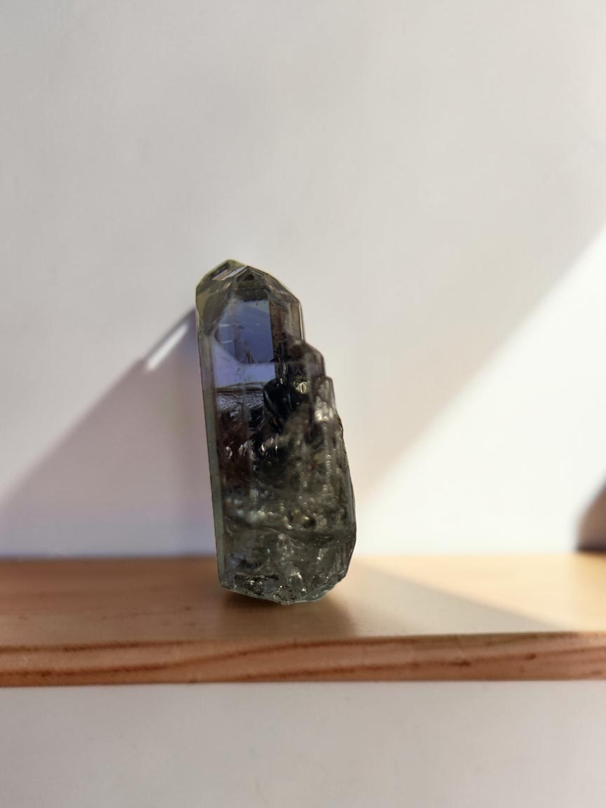 Fine Pleochoric Natural Tanzanite Crystal Rough Gemstone 4.4 Carats Bi Color
