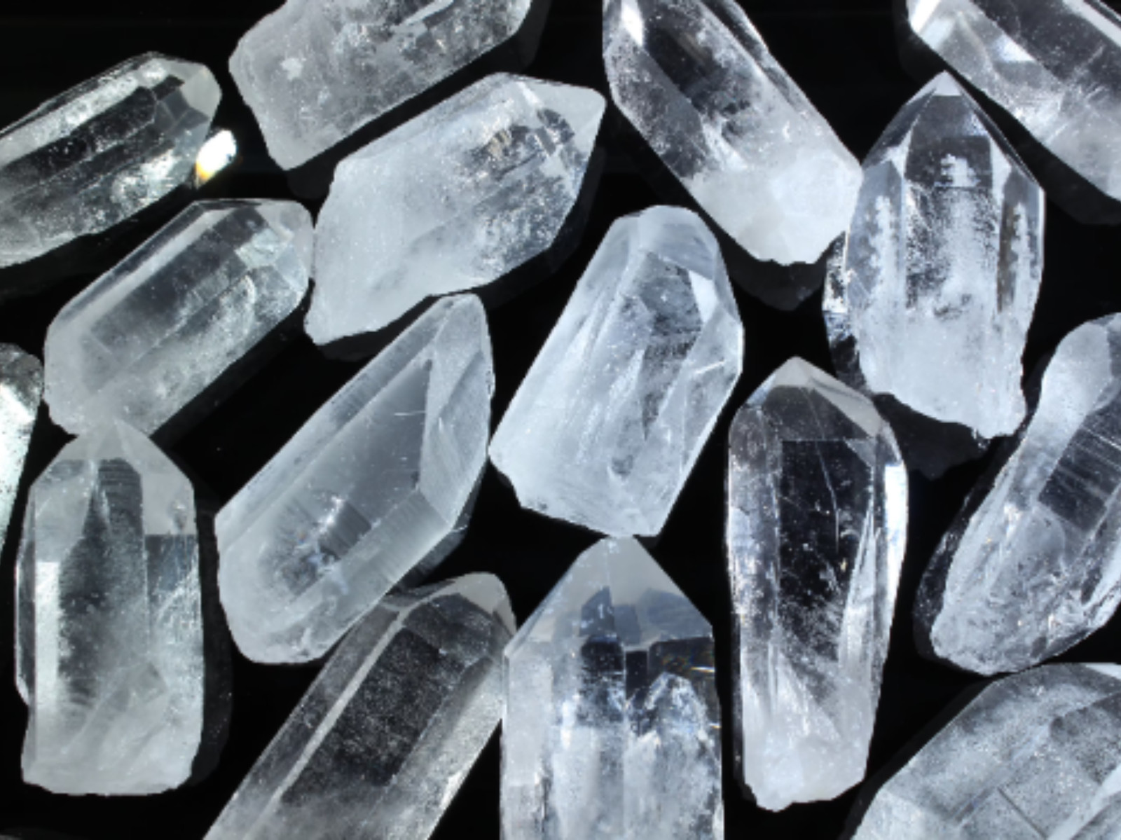 Clear Quartz Points – A Grade Extra Quality – Bulk Wholesale Options