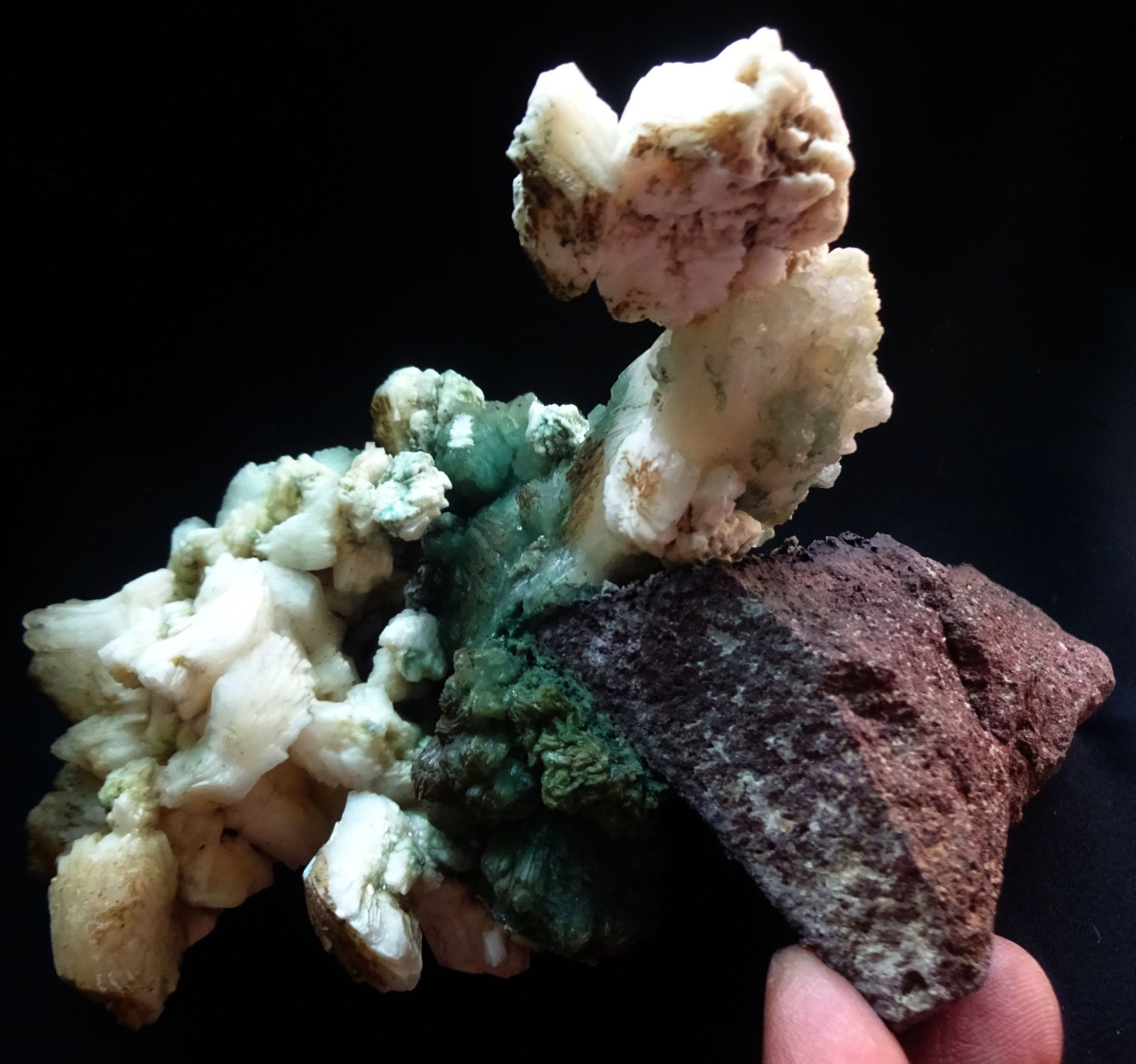 HEULANDITE CRYSTALS W/ GREEN STILBITE BOWS ON MATRIX MINERALS SPECIMENS
