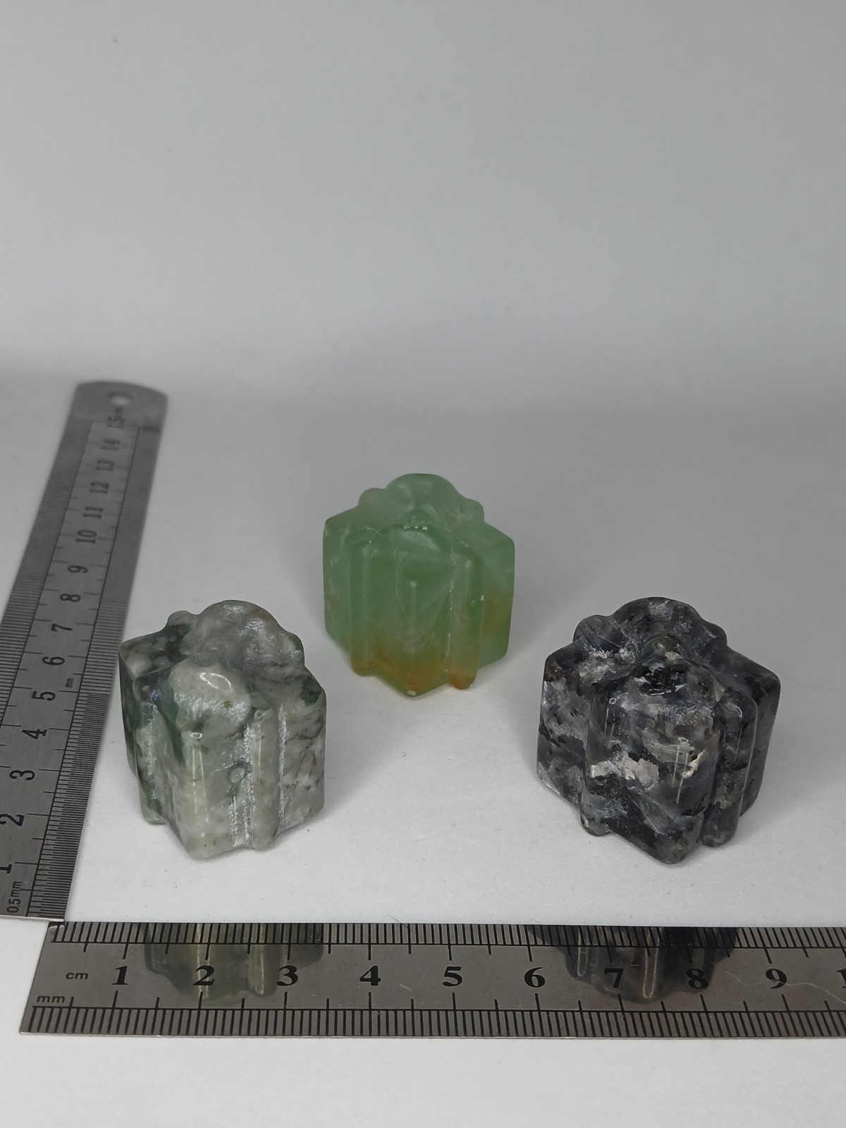 Small Bundle x3 Carved Crystal Present Wrapped Gift Box Figures Collectable