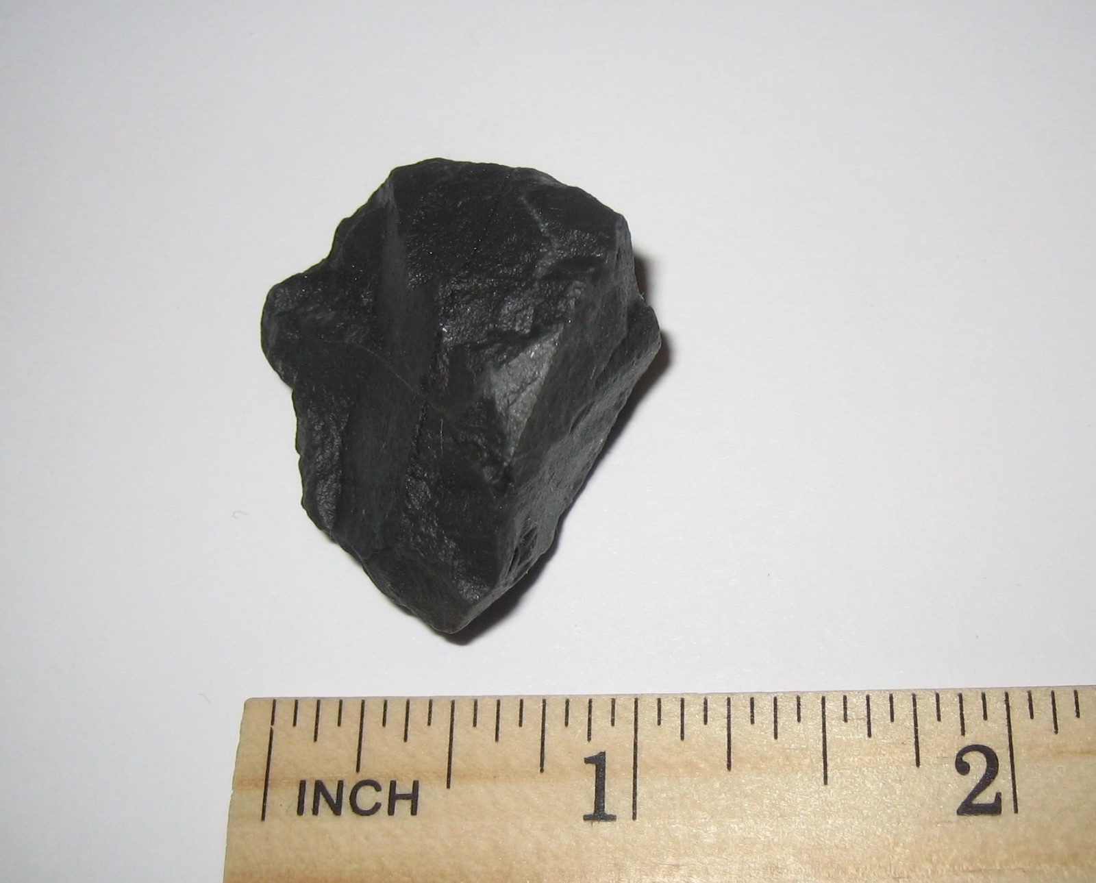 1.1″ RARE NATURAL ROUGH MASTER SHAMANITE BLACK CALCITE STONE MINERAL 16grams *11