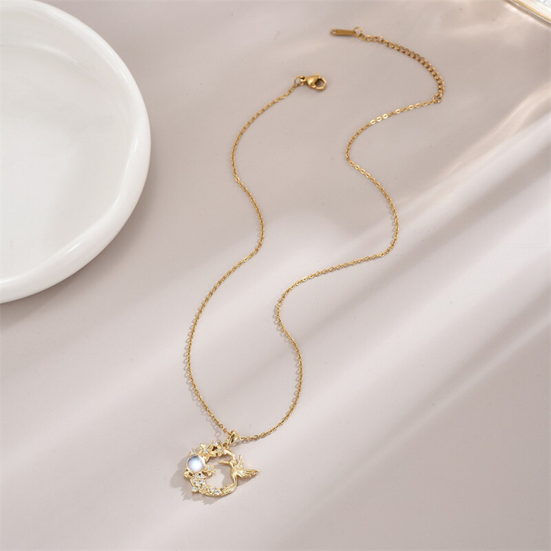 Women’s Fashion Jewelry Romance Gold Hummingbird Pendant Necklace Gift 1PC