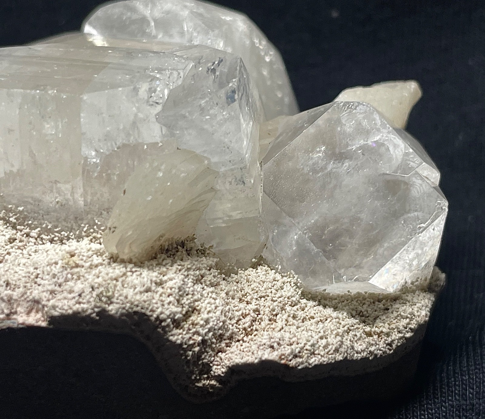 NATURAL APOPLLITE QUARTZ WITH UNIQUE TEXTURE NATURAL STUNNING STONE