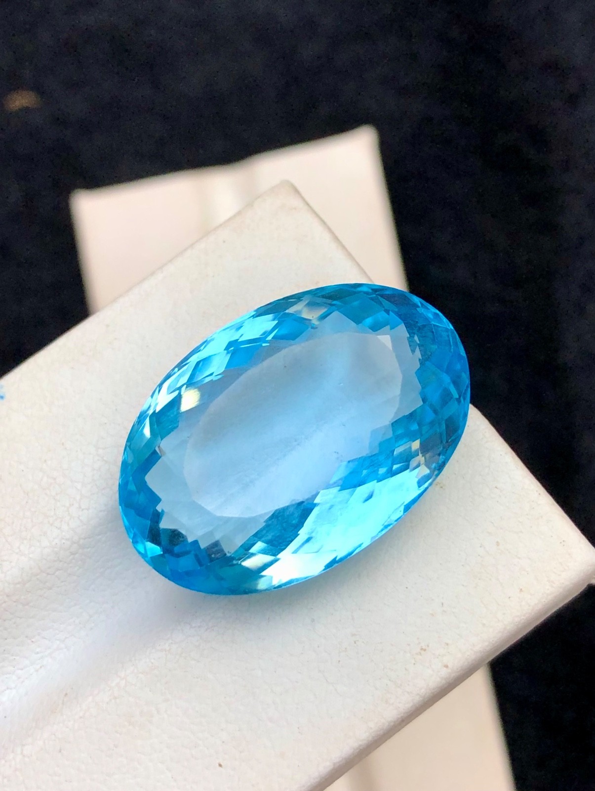 61 Carats Swiss Blue Topaz Gemstone,Loupe Clean Beautiful for Ring , Necklace