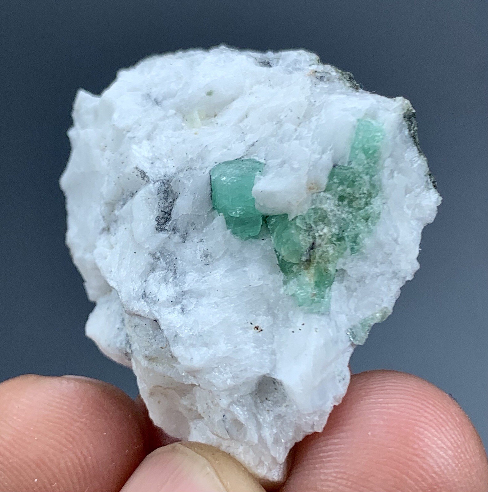15 Gram Natural Emerald Crystal Specimen From Pakistan.