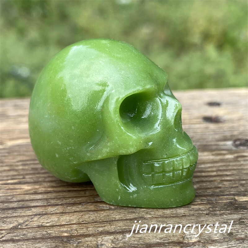 1.5″ Green Luminous Stone Skull Hand Carved Skull Healing decoration Gift 1pc