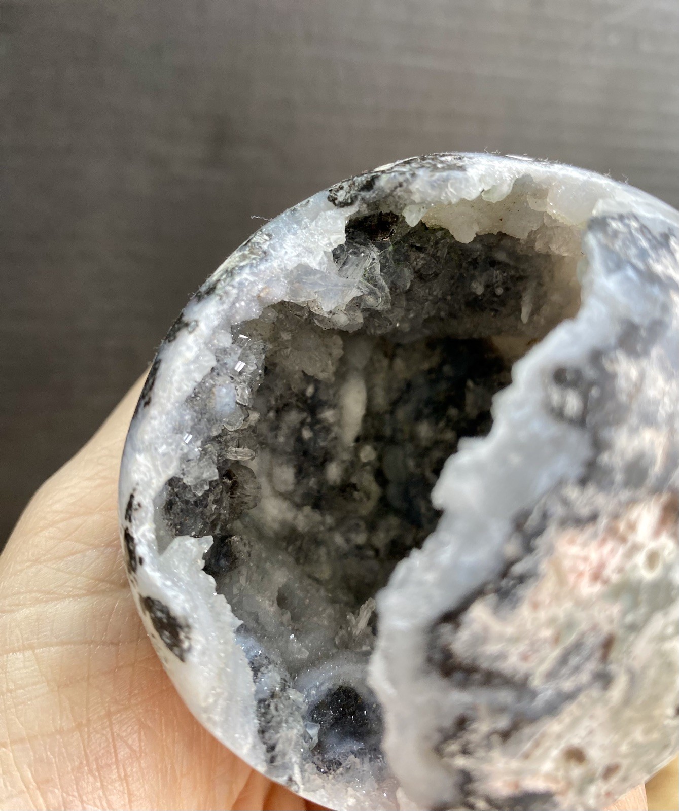 Crystal Argentina Agate Geode Sphere Druzy Raw UV High Quality Rare 264g 7.7cm
