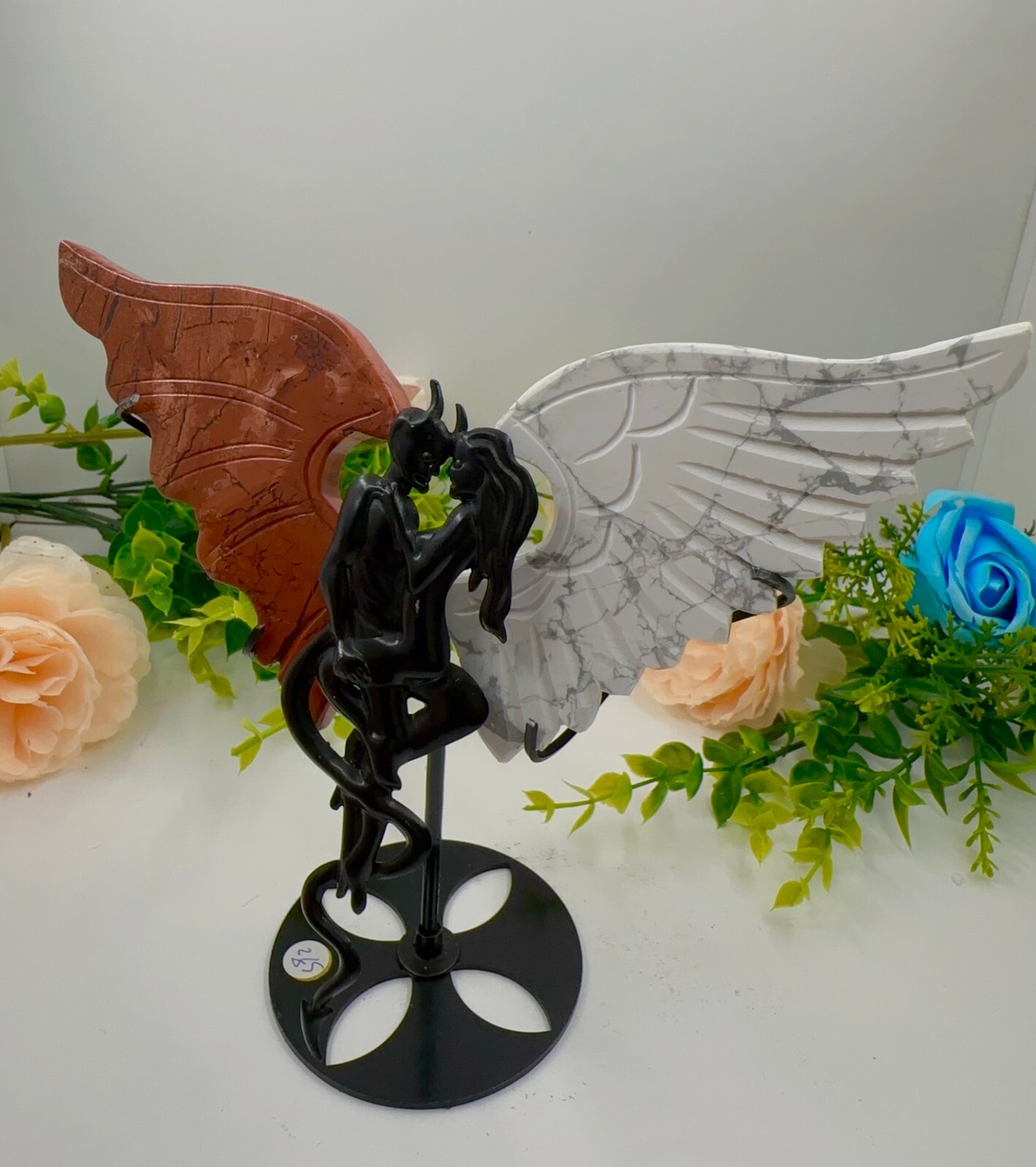 Natural Devil wings Howlite/Red Jasper Devil wings with stands angel wing 1pcs