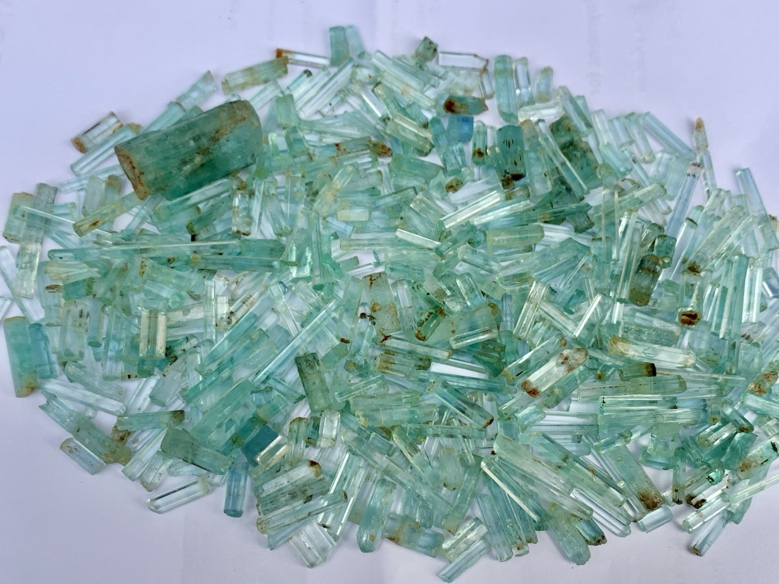 607 Carats Natural Rough Emerald Terminated crystals/mostly eye Clean To Si .