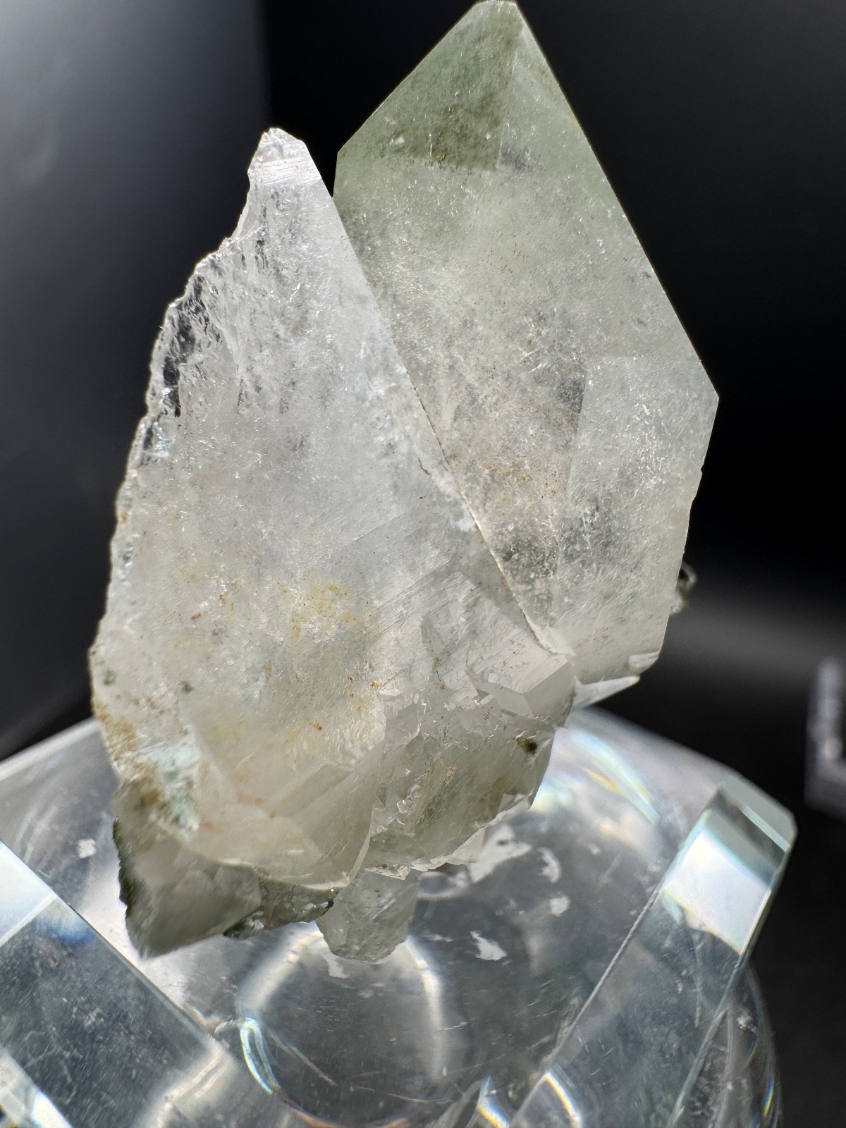 6166 Quartz Point with Green Epidote Nestled at Base Si Chuan 30g