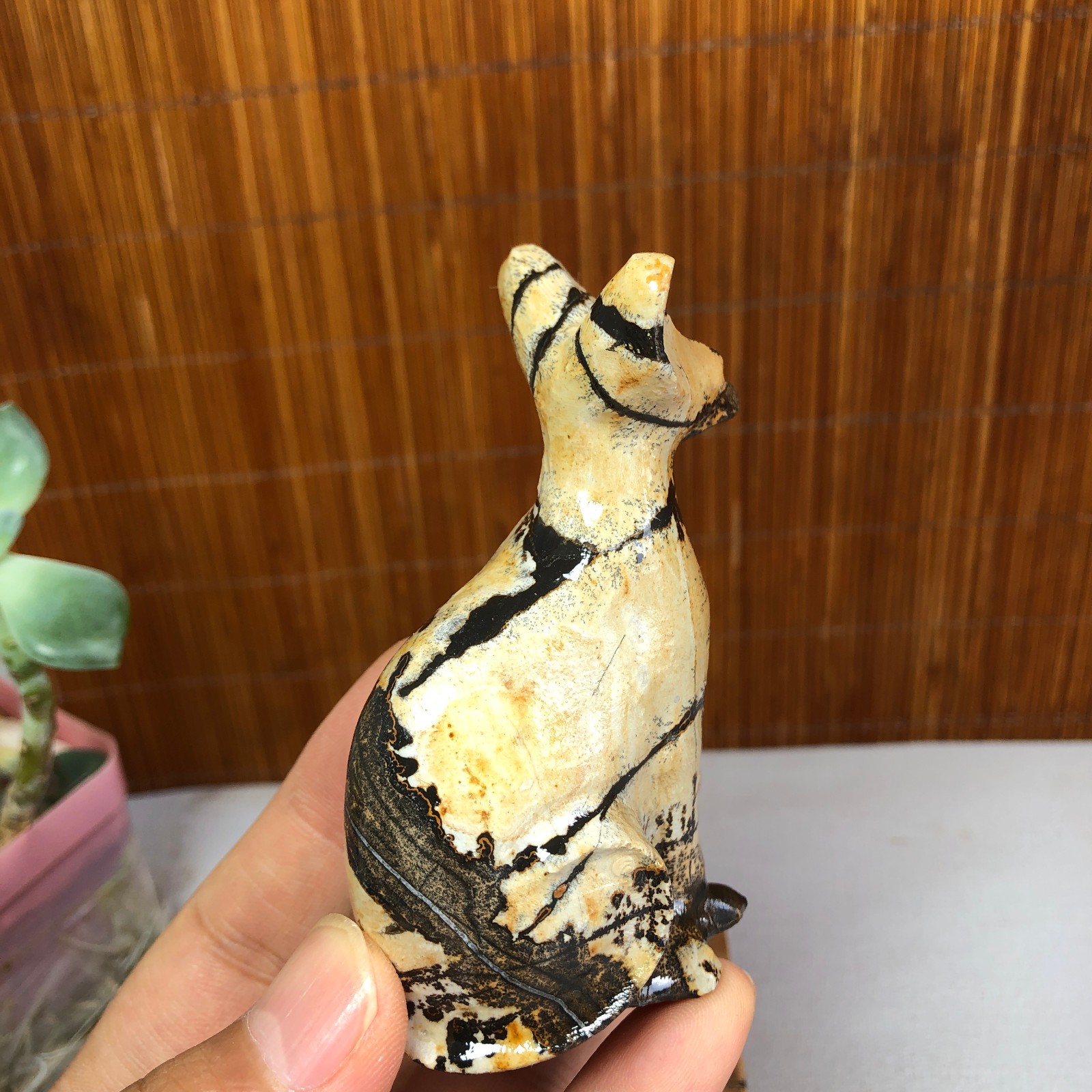 Rare Natural Traditional Chinese Painting Hand Carving Animal Model 109g g8392