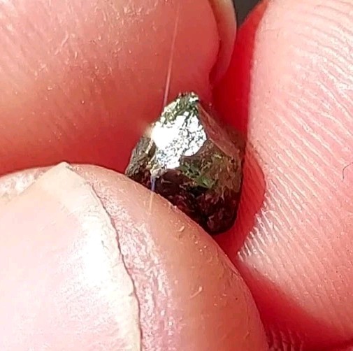 RARE GLOWING GEM DT EMERALD FROM ETHIOPIA