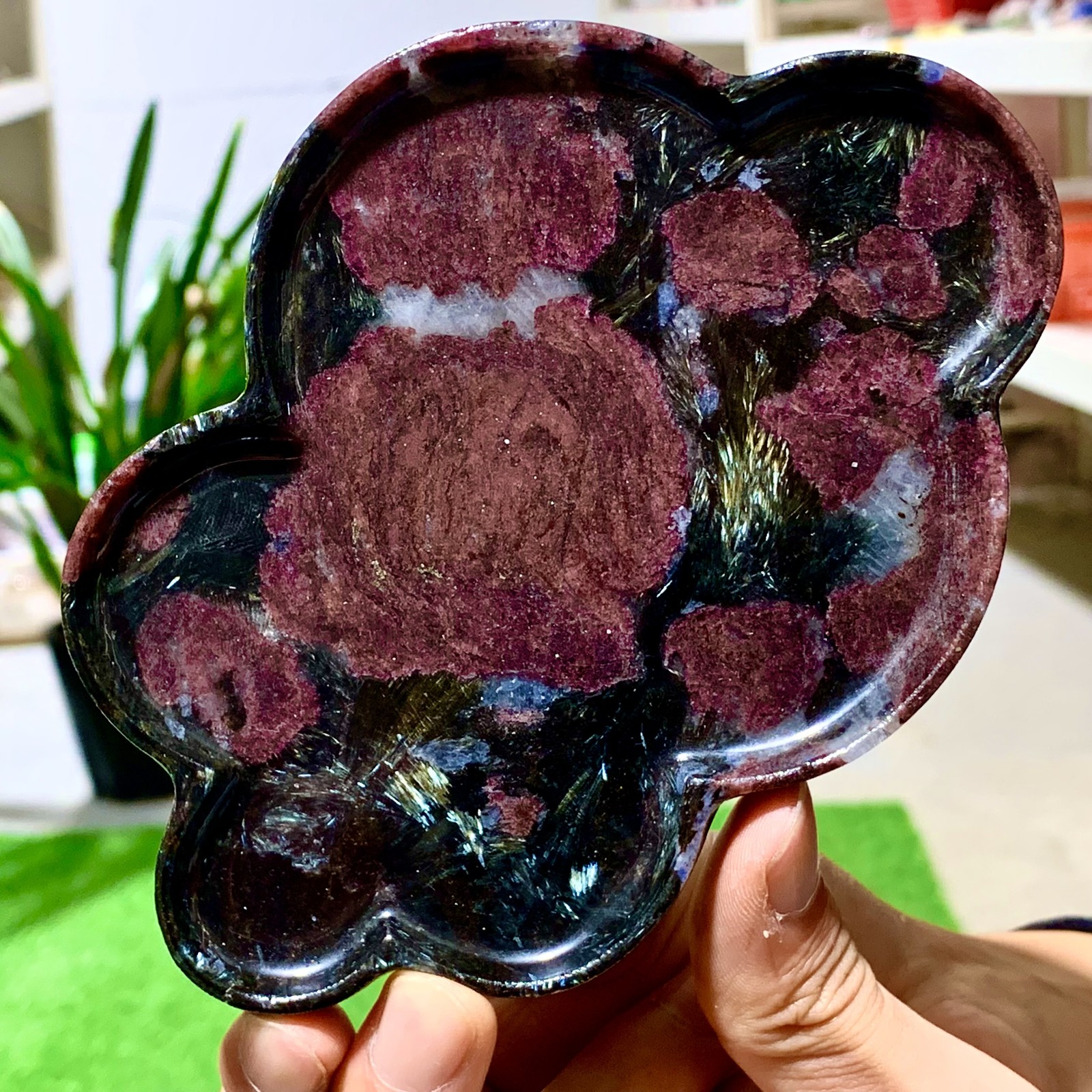 295G Natural fireworks red garnet cloud crystal quartz mineral specimen