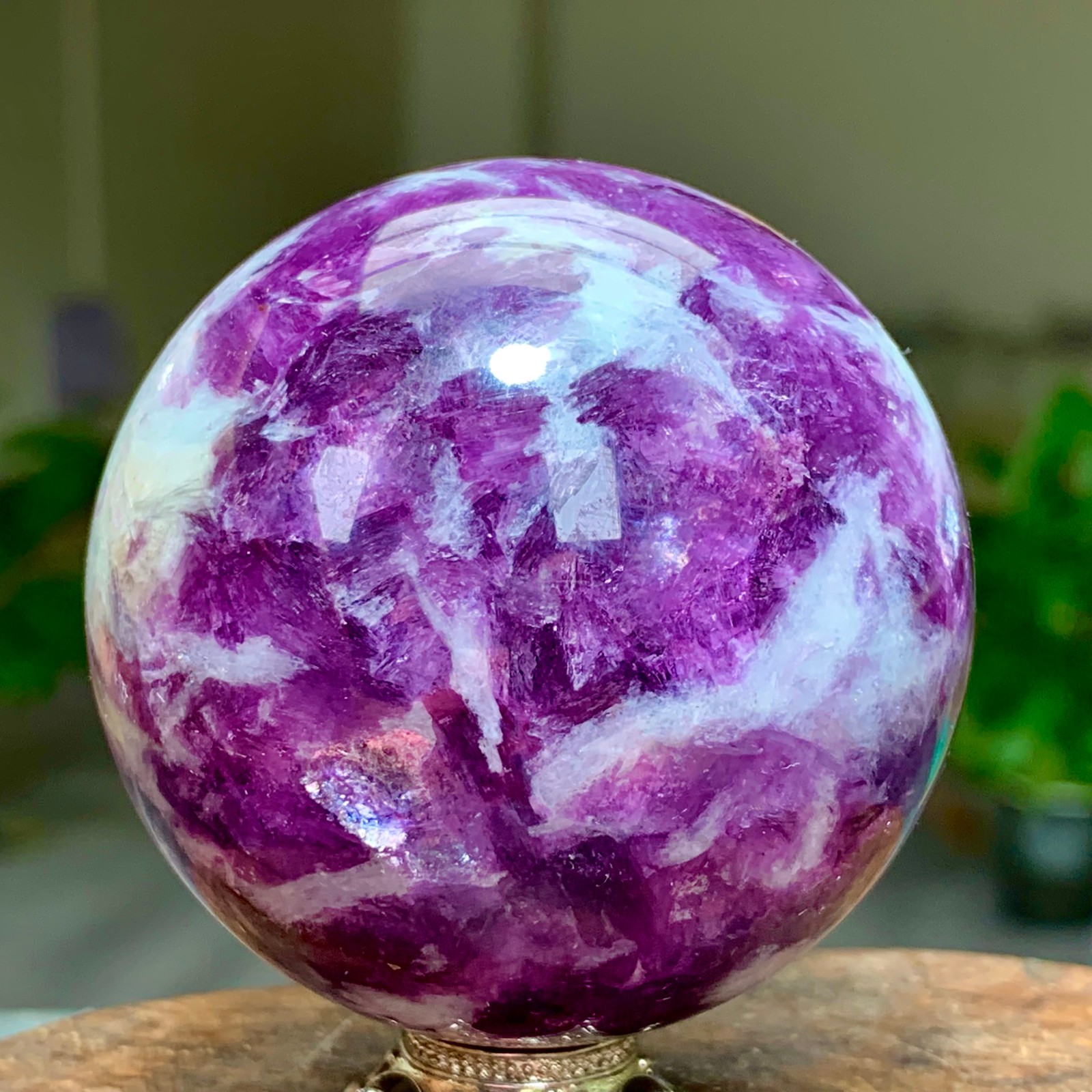 265G Natural Beautiful Purple Lithium Mica Crystal Spherical Mineral Sample