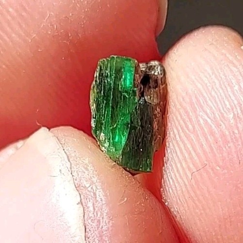 RARE GLOWING GEM DT EMERALD FROM ETHIOPIA