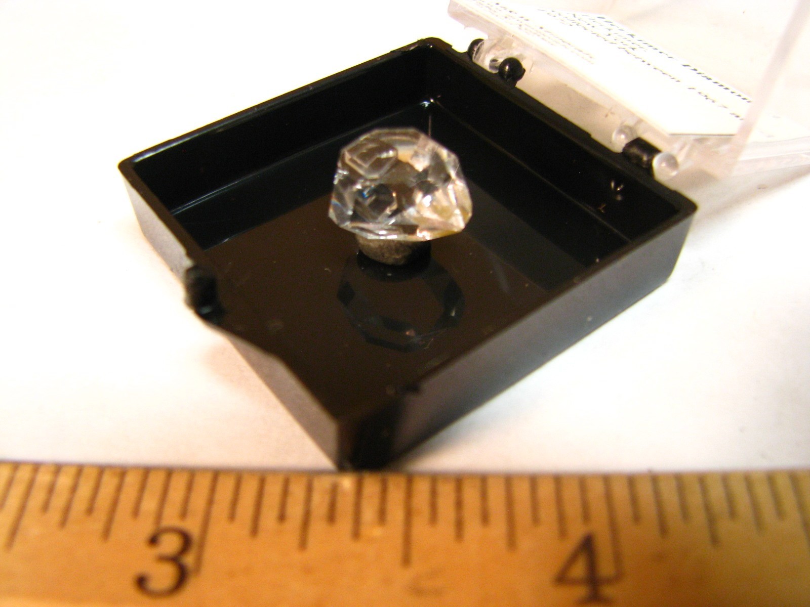 1/2in CLEAR HERKIMER DIAMOND/QUARTZ THUMBNAIL IN CASE HERKIMER NEW YORK USA#137