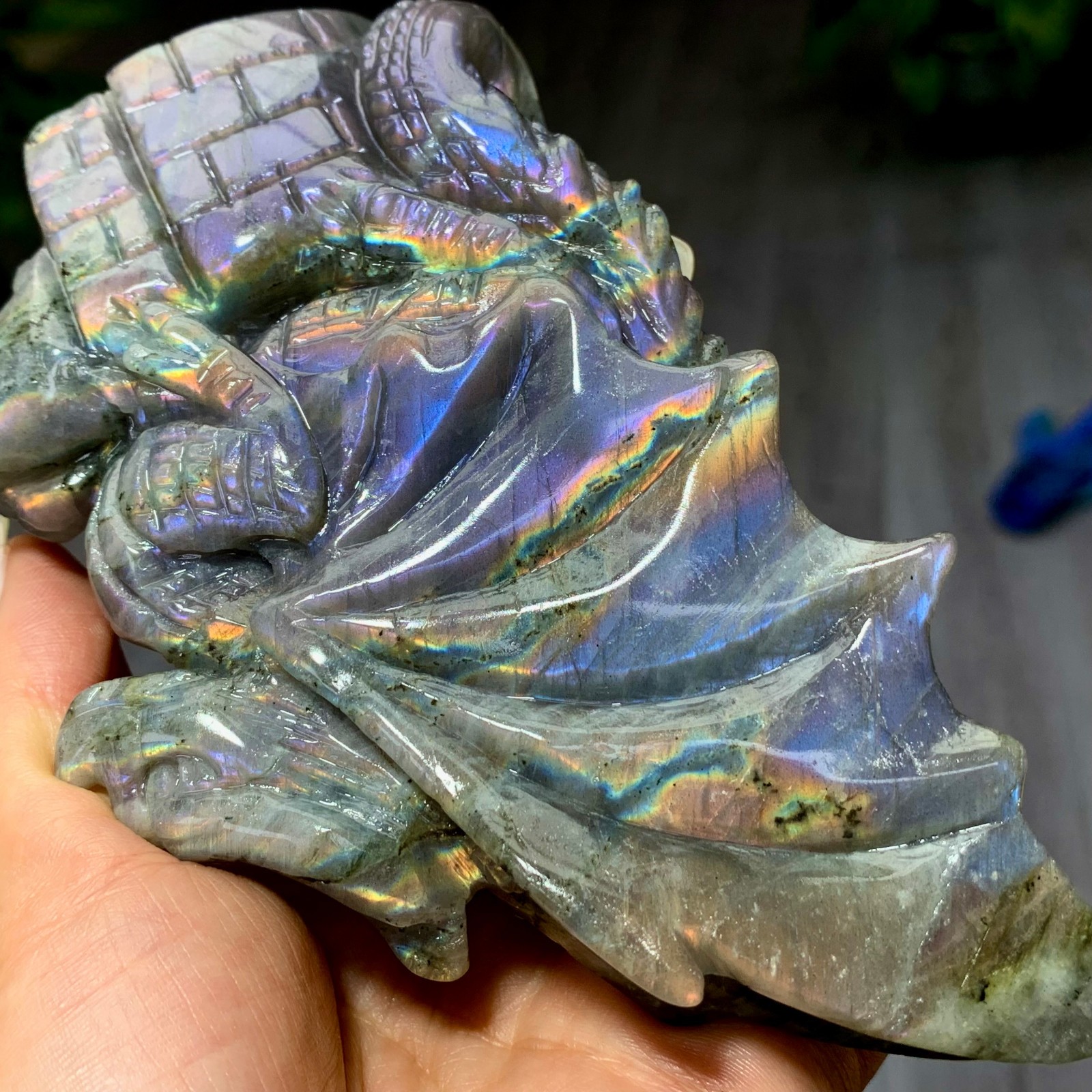 306G Natural Labradorite Quartz Crystal Stone Hand carved Flying dragon