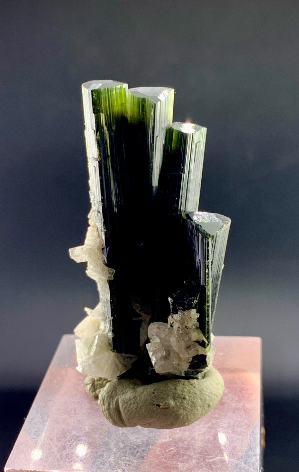 24 Gram Supper Fantastic Green Cap Tourmaline crystal penetrate in quartz beauty