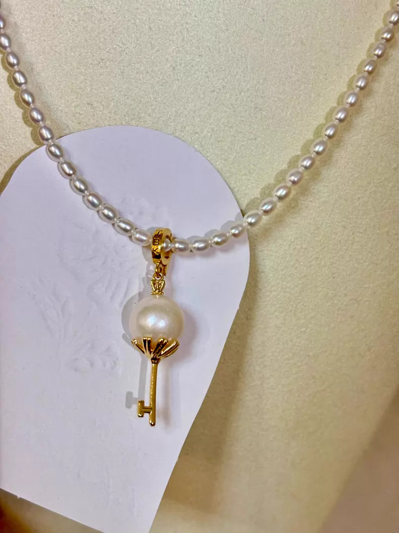 Genuine Freshwater Pearl Choker, 4-5mm Rice Pearls, Key Charm Necklace