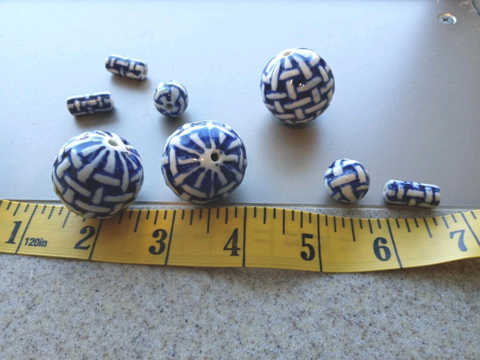 Beautiful Ceramic Beads with Blue Basket Weave Design, 80g