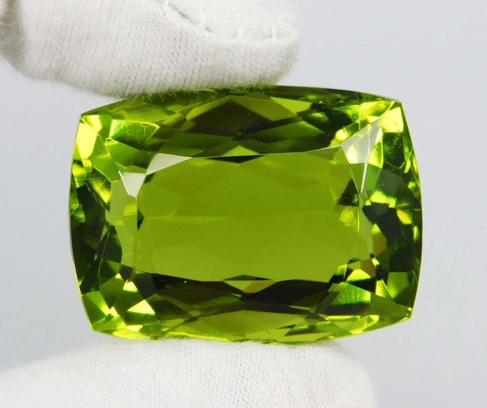 102+ Ct Green Peridot Cushion Cut Certified Flawless Loose Gemstone
