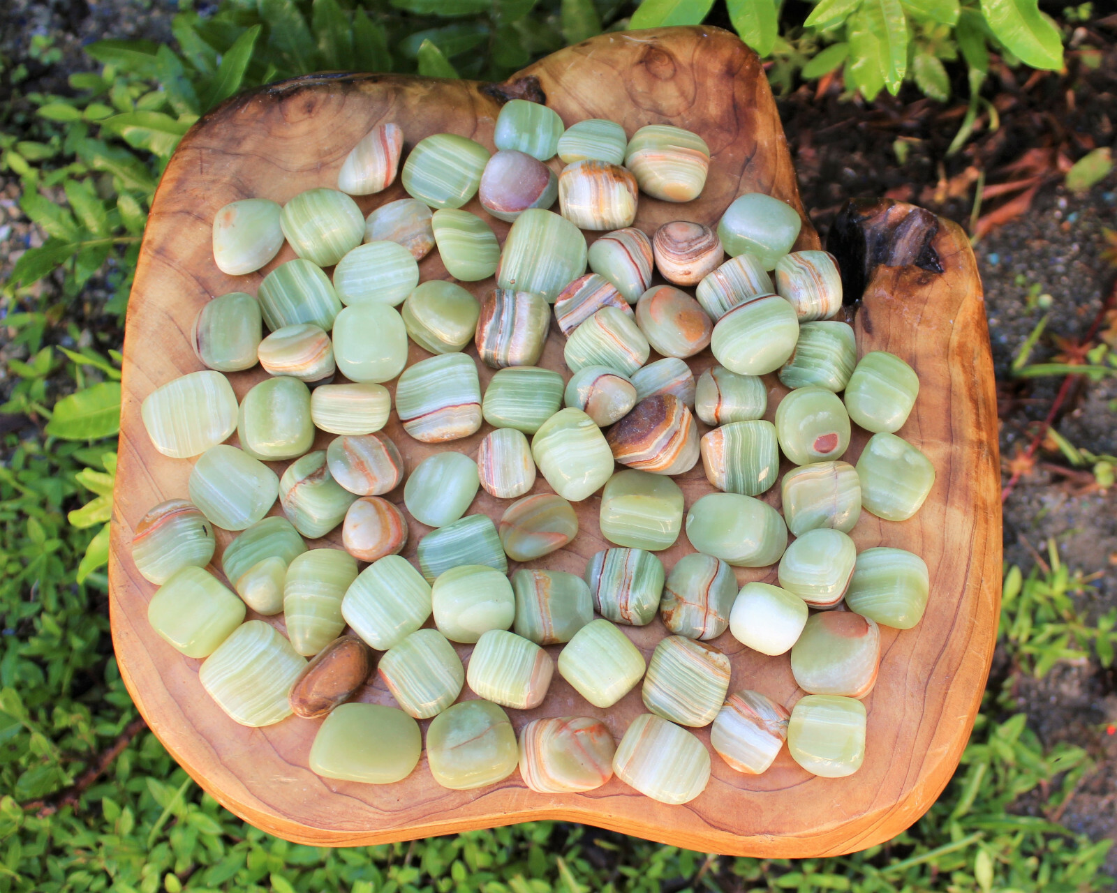 Green Onyx Tumbled Stones Bulk Lots, ‘A’ Grade Tumbled Green Onyx Crystals