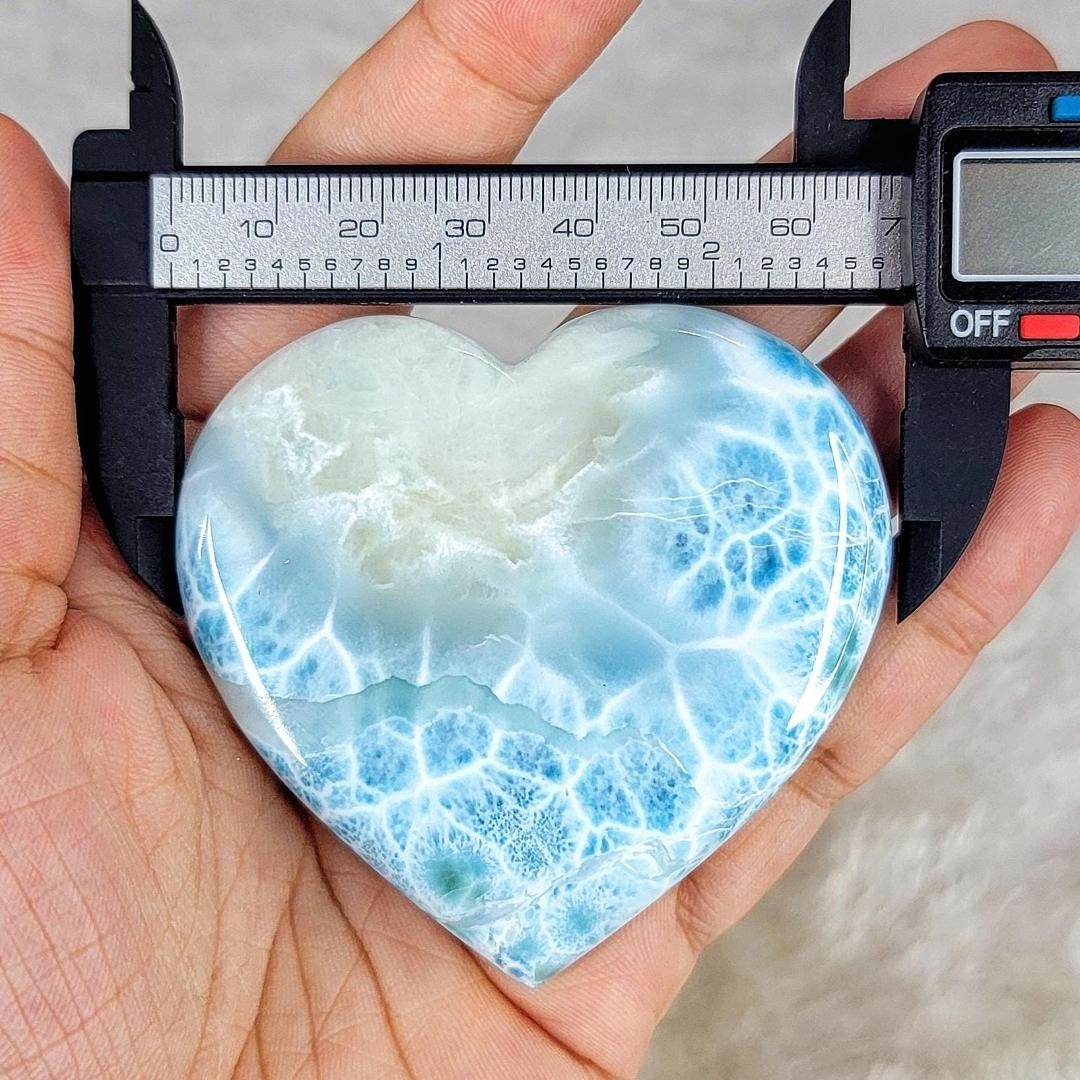 LARGE DOMINICAN REPUBLIC LARIMAR HEART PALMSTONE 65 mm x 66 pt 7 mm x 12 mm
