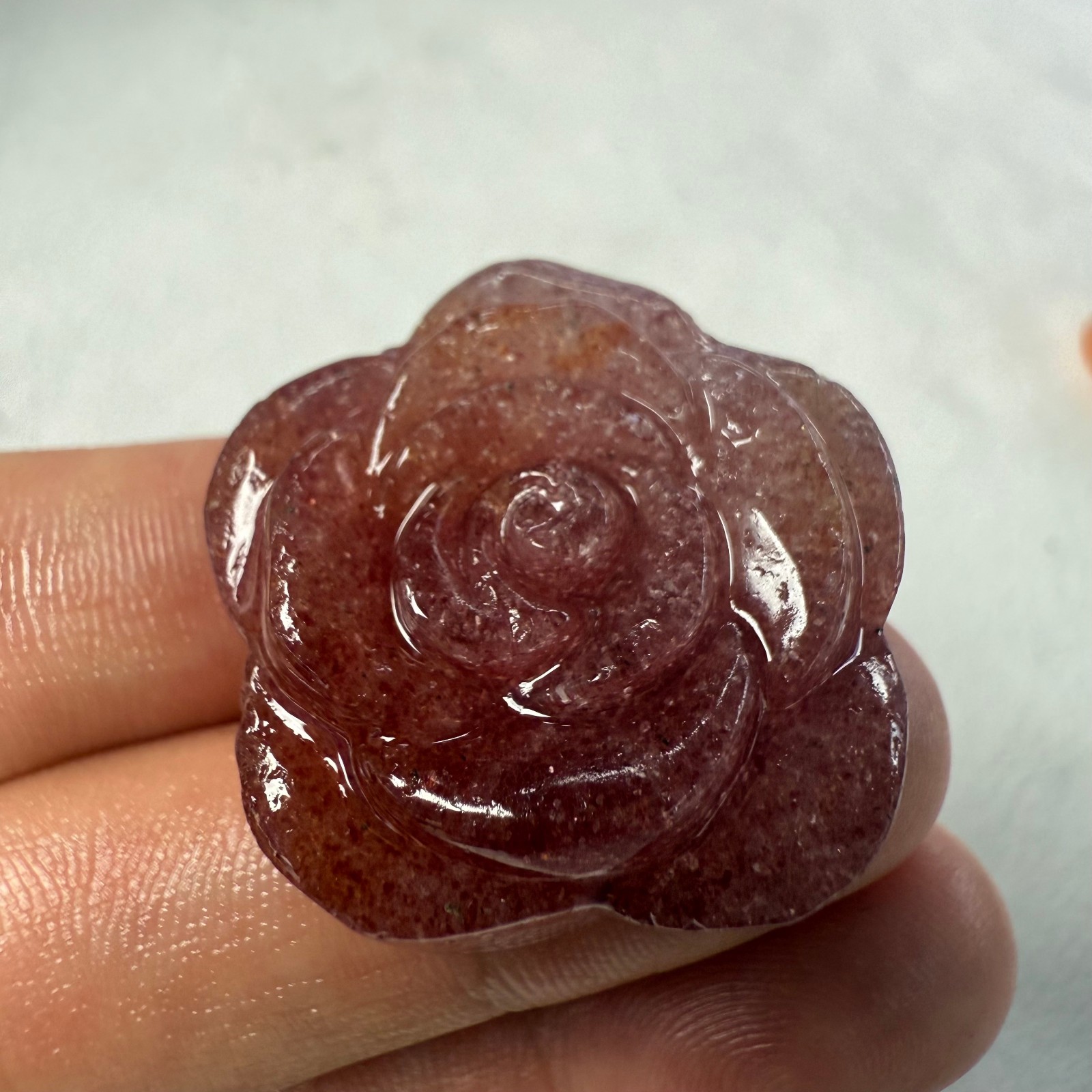 1.1″ Natural Strawberries crystal Carved Rose Flowers Crystal reiki Healing 1pc