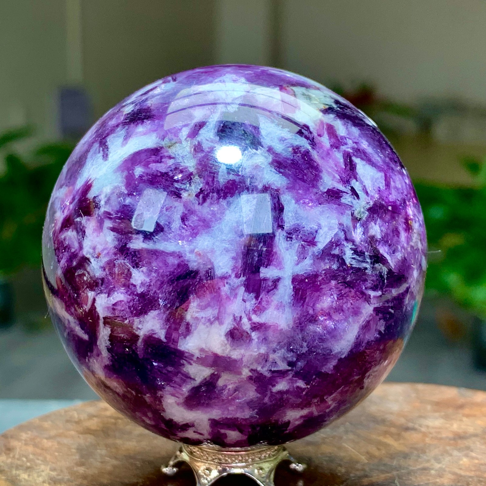 285G Natural Beautiful Purple Lithium Mica Crystal Spherical Mineral Sample