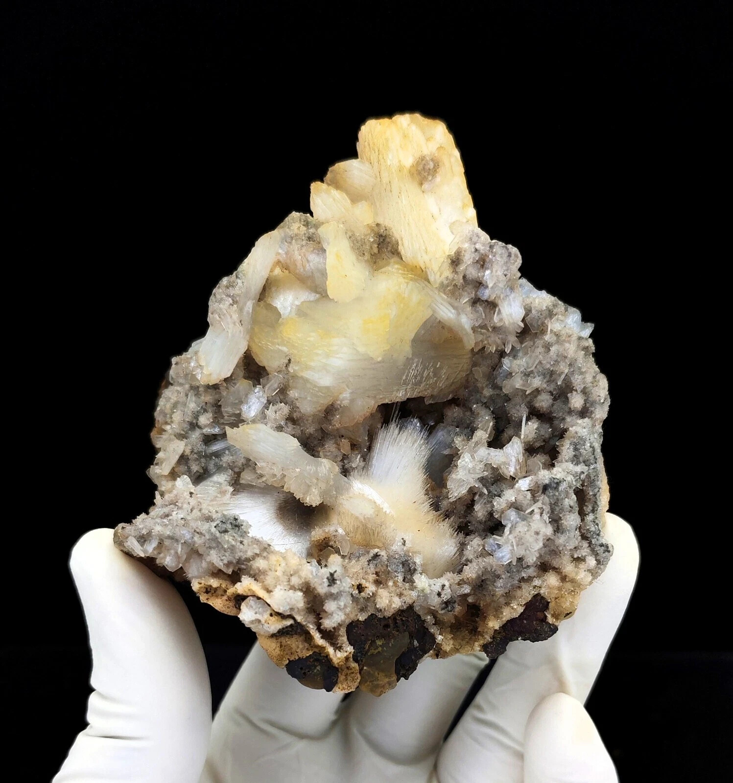 250g Natural Mordenite Spray with Stilbite Cluster On Chacedony Minerals