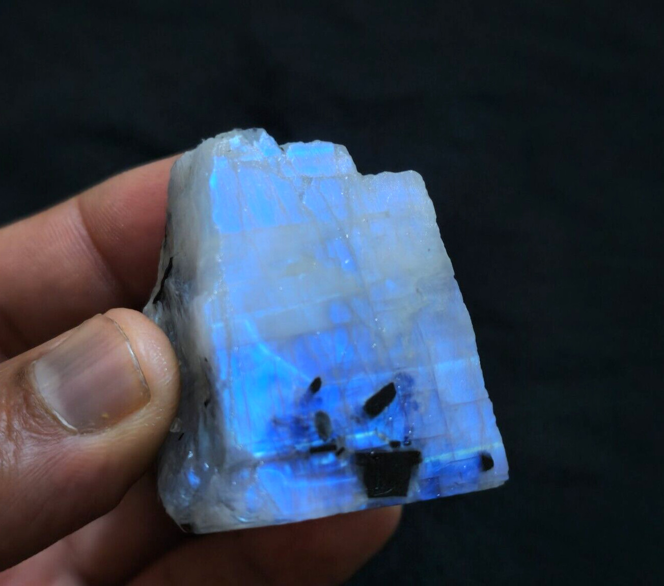 Attractive Rainbow Moonstone Raw 502 Crt Moonstone Rough Gemstone For Jewelry