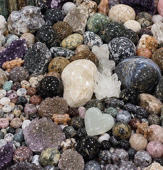 100 LB Super Crystal Mixed Lot Bulk Assortment Large & Small Natural Stones