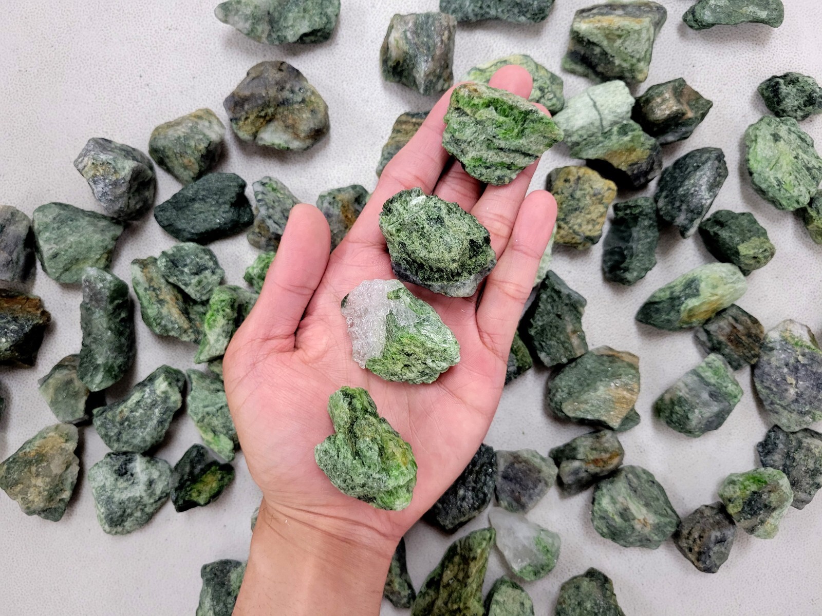 ROUGH DIOPSIDE CRYSTAL STONES BULK FROM BRAZIL RAW GREEN GEMSTONE FOR TUMBLING