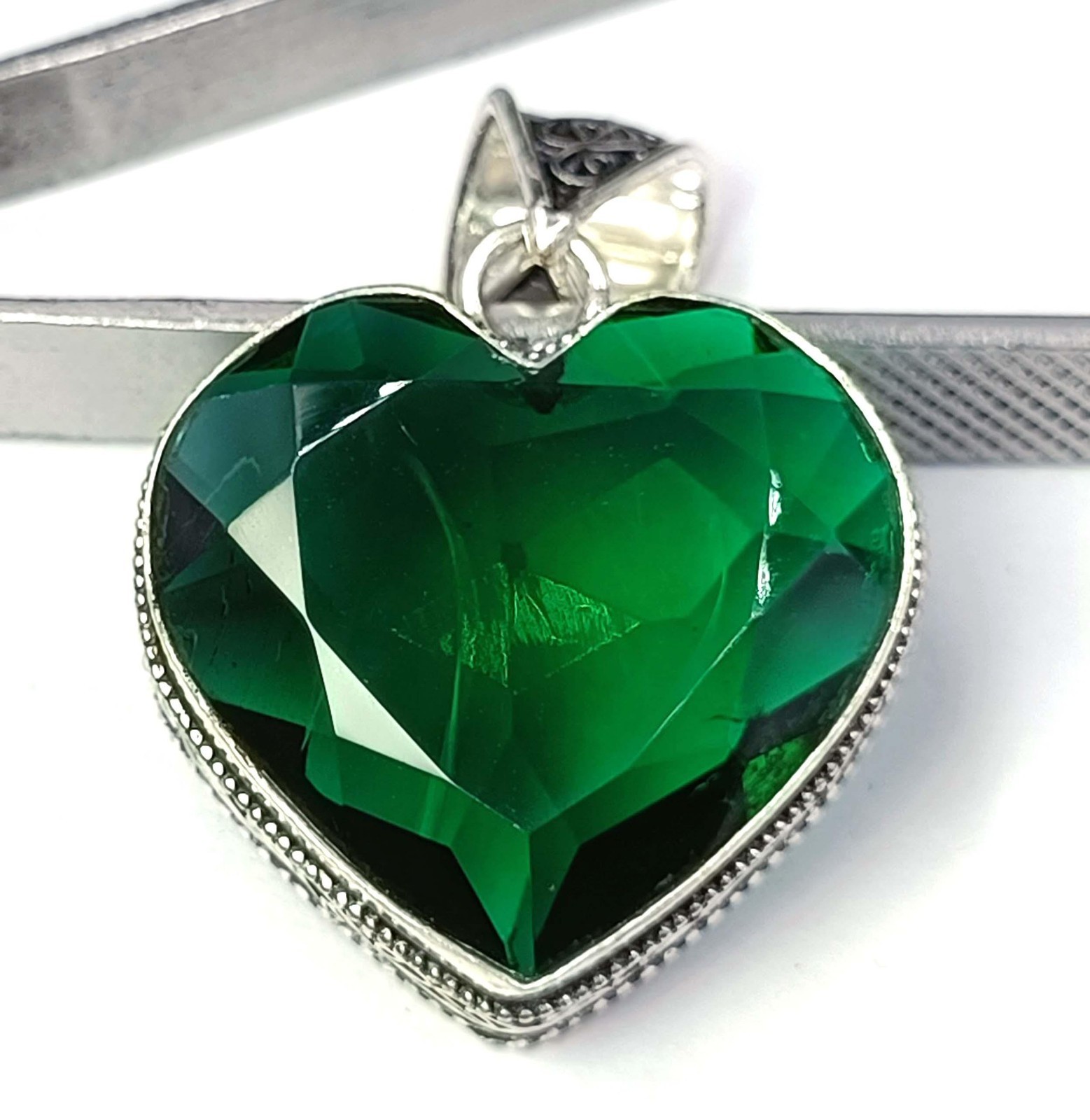 89.15 Ct Natural Green Emerald Pendant 42x9mm Heart 925 Sterling Silver IGL 6JHN