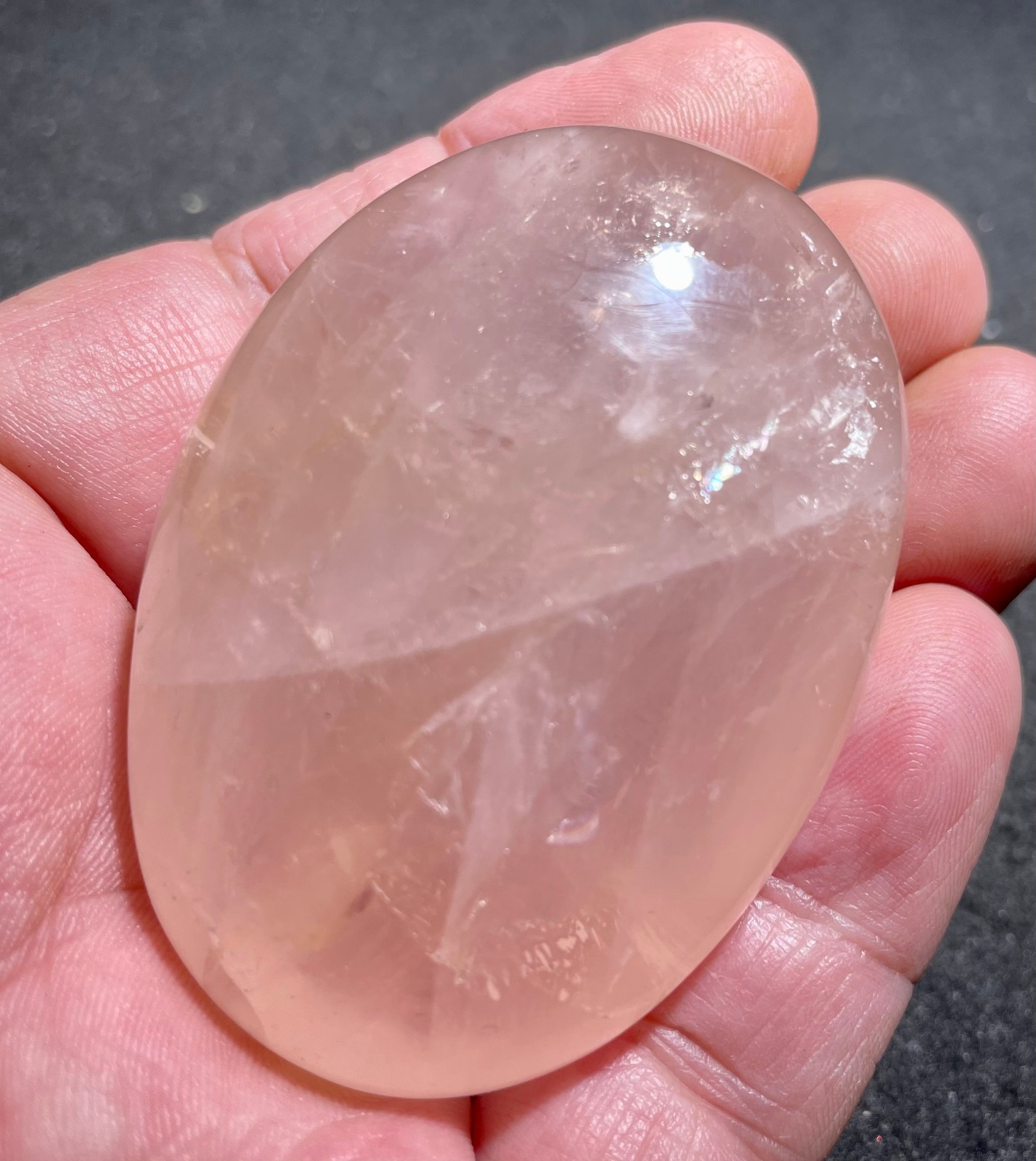108g Natural pink crystal hand-held for playing with the crystal promotes healin