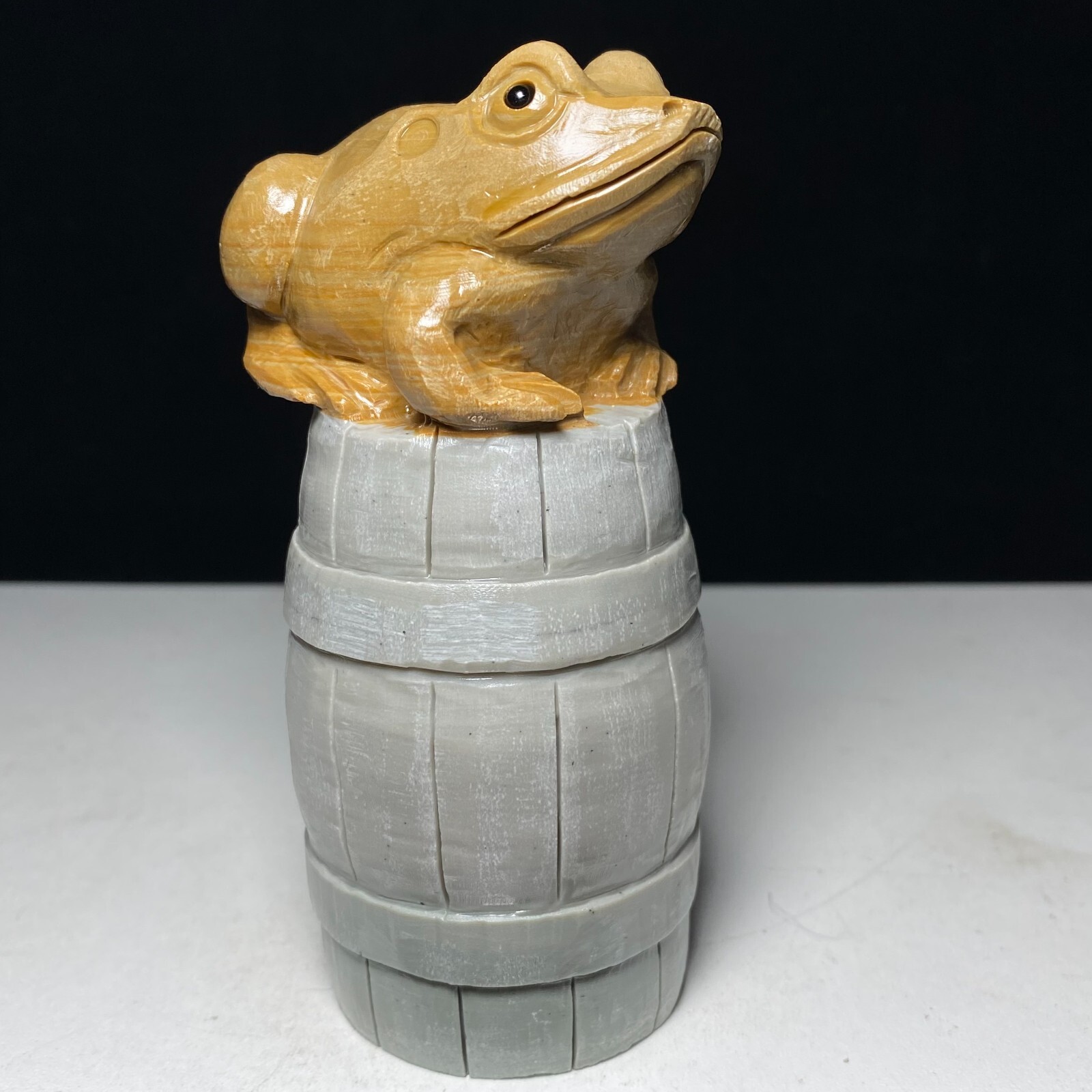 Natural Crystal Quartz Mineral Specimen Songhua Stone Handcarved Frog Gift