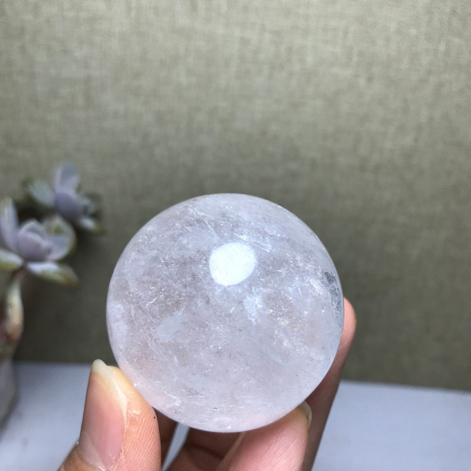 43mm Natural white crystal sphere ball Crystal Quartz specimens 120g A3003