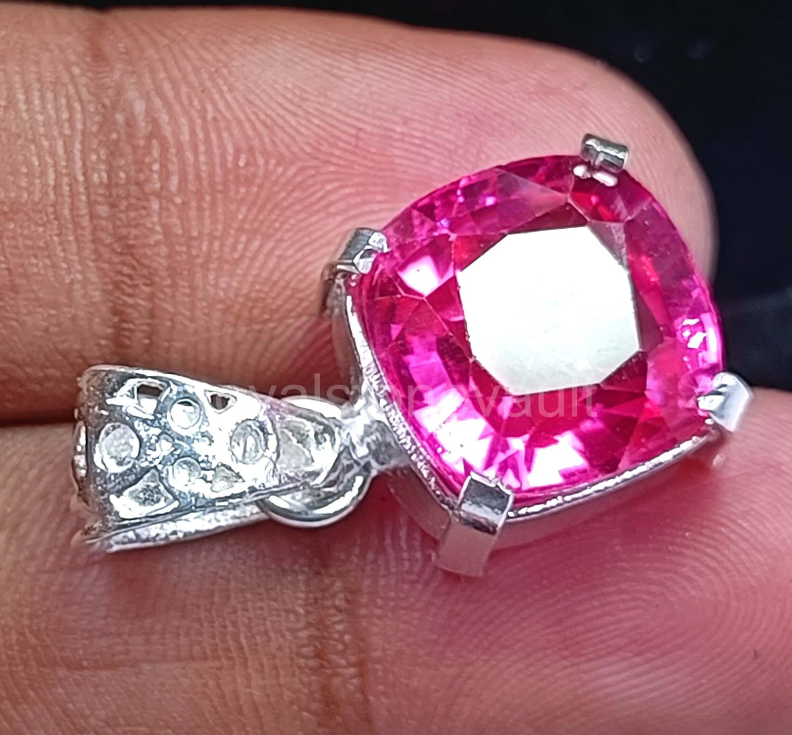29.10 Ct Natural Pink Ruby Pendant Cushion Shape 925 Silver IGL Certified 5JOY